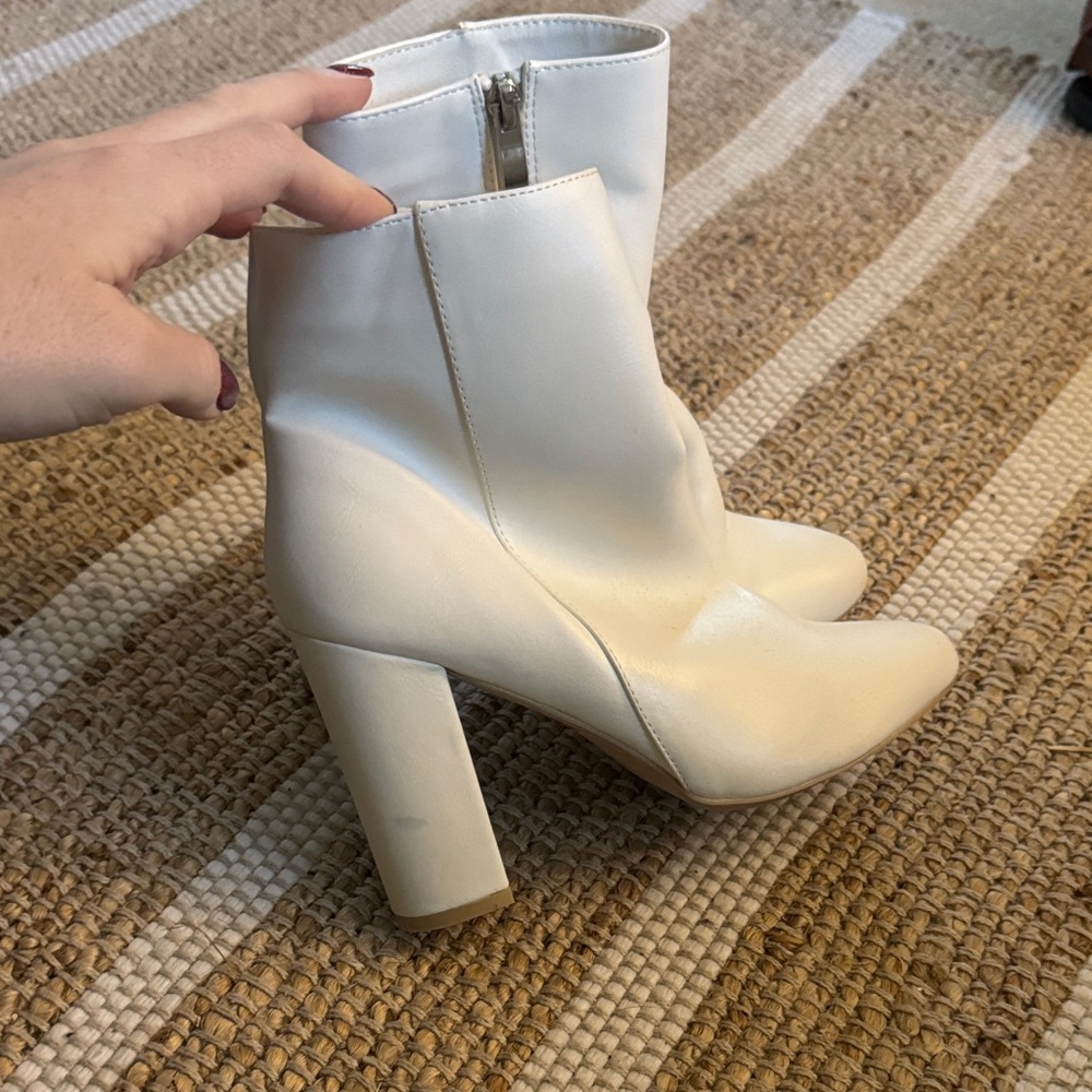 PrettyLittleThing Cream Heeled Boots